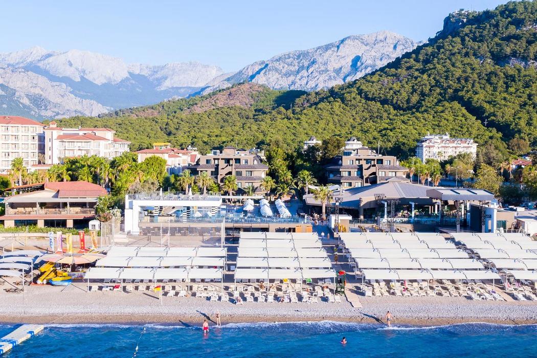 Sailors Beach Club