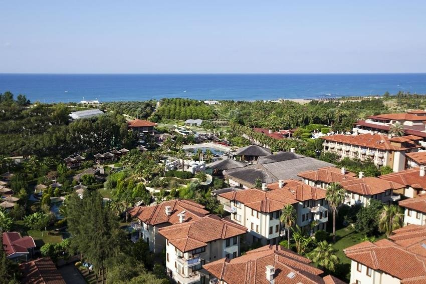 Club Grand Side Amazon Water World