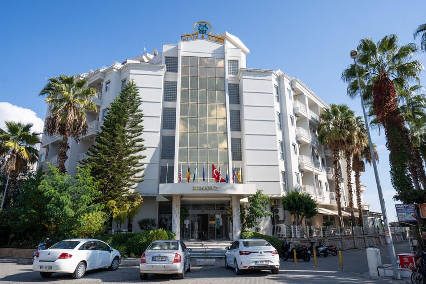 Romance Beach Hotel