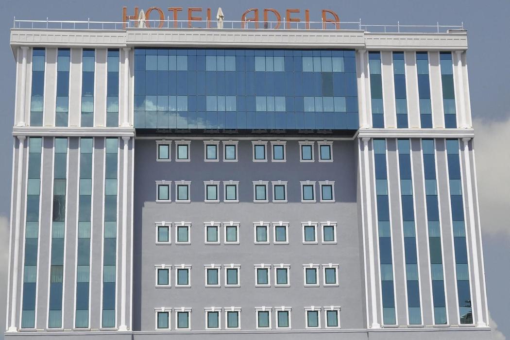 Adela Hotel