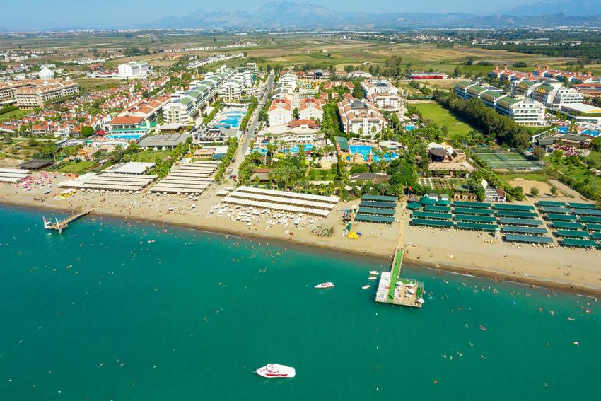 Aydınbey Famous Resort Hotel