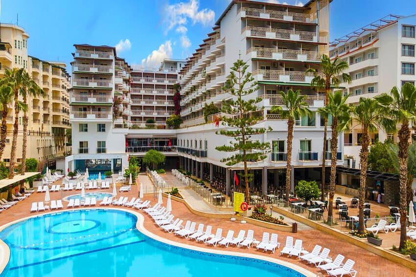 Holiday Park Resort Hotel