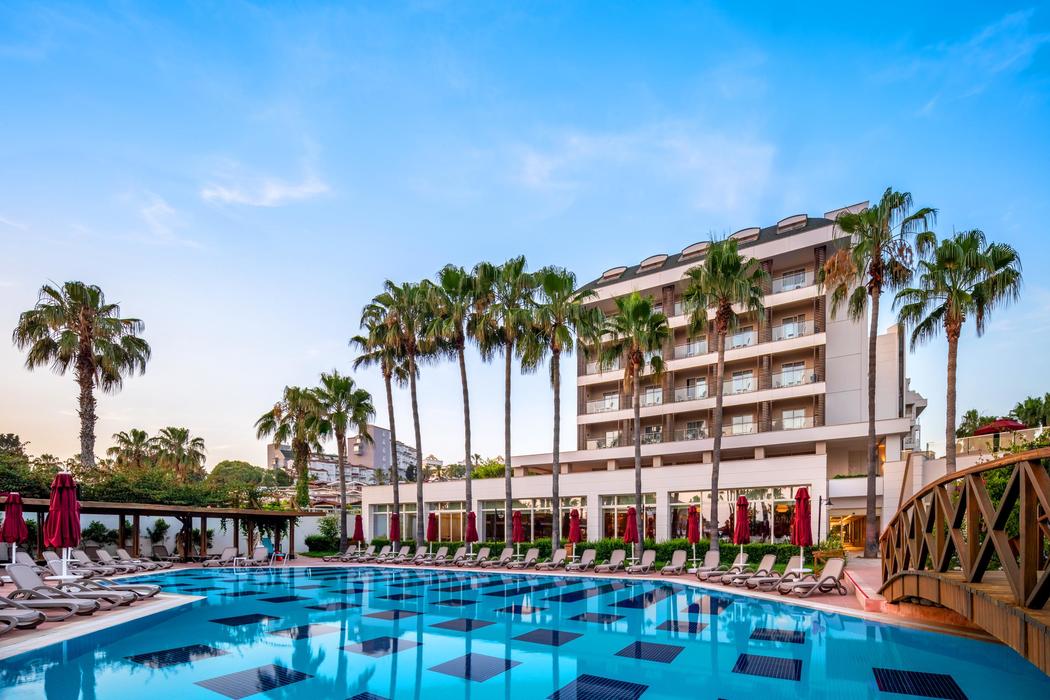 Trendy Palm Beach (Adults Only, 16+)
