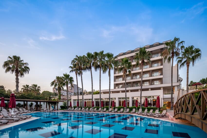 Trendy Palm Beach (Adults Only, 16+)