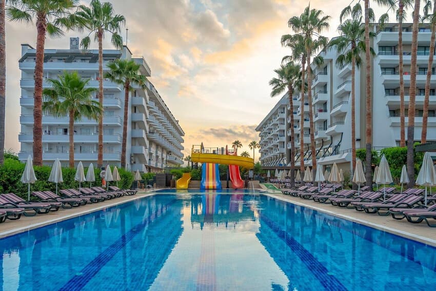 Meryan Beach Hotel Spa