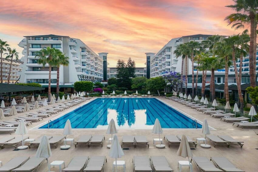 Meryan Beach Hotel Spa