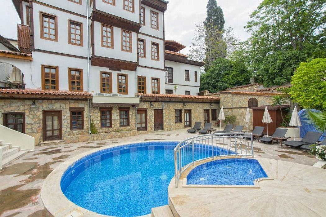 Argos Hotel (+16)