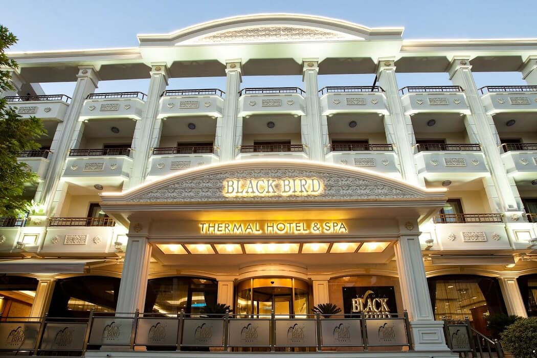 Black Bird Thermal Hotel