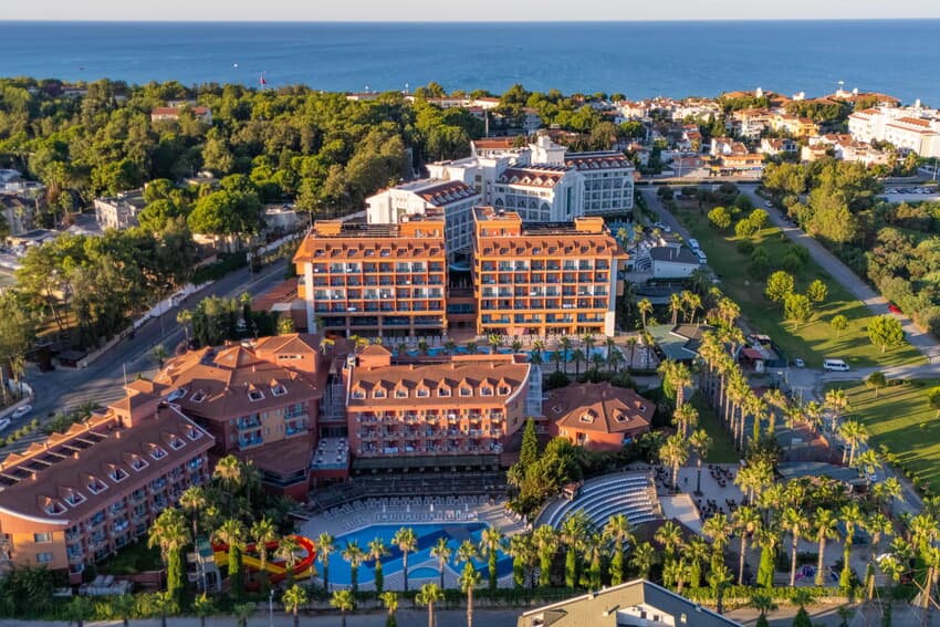 Club Side Coast Hotel