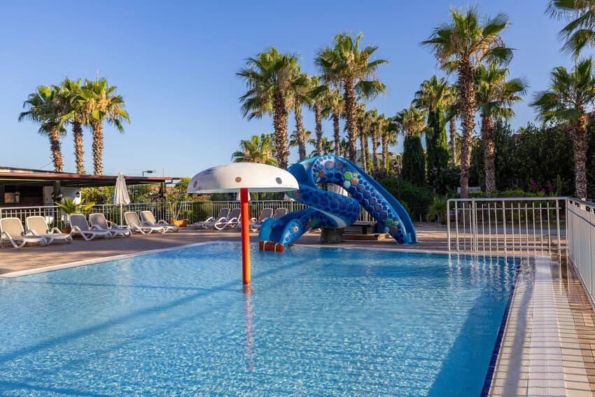 Club Side Coast Hotel