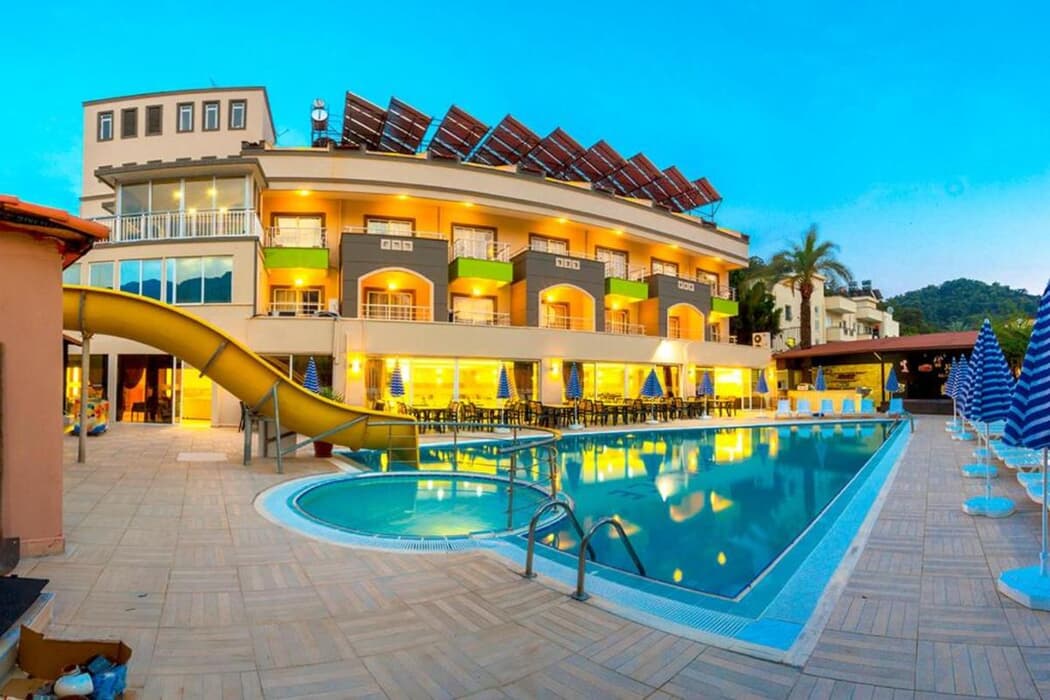 Rich Melissa Hotel