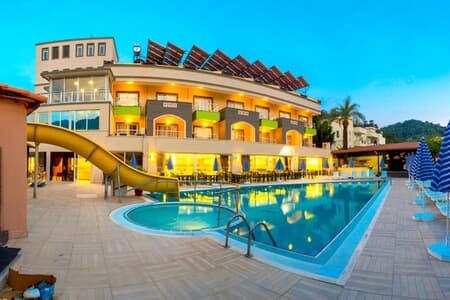Rich Melissa Hotel