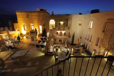 Kasr-ı Nehroz Hotel