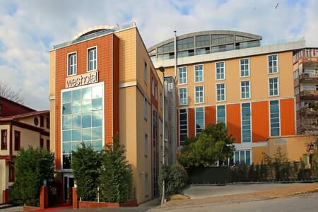 Wes Hotel