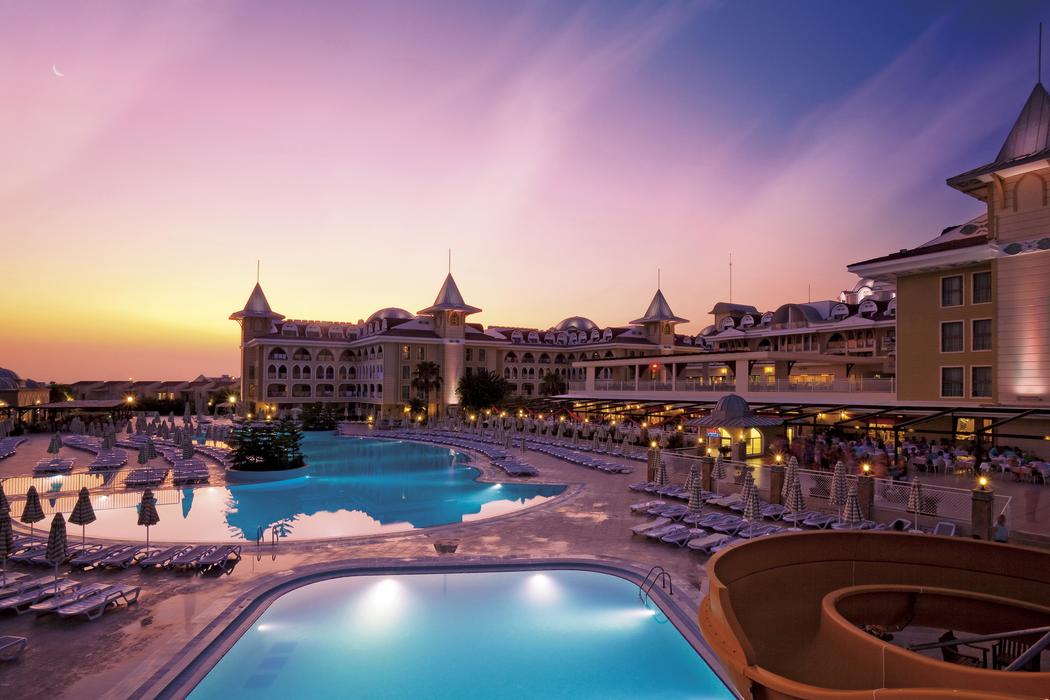 Side Star Resort