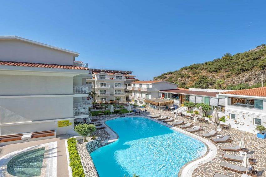 Montebello Deluxe Hotel