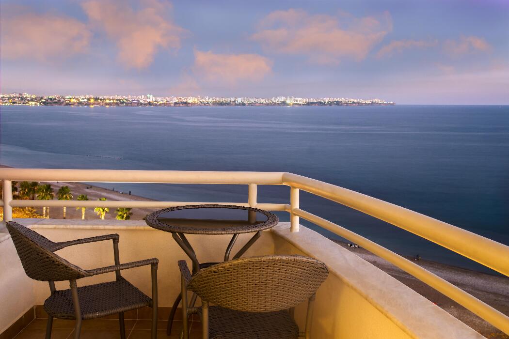 The Corner Park Hotel