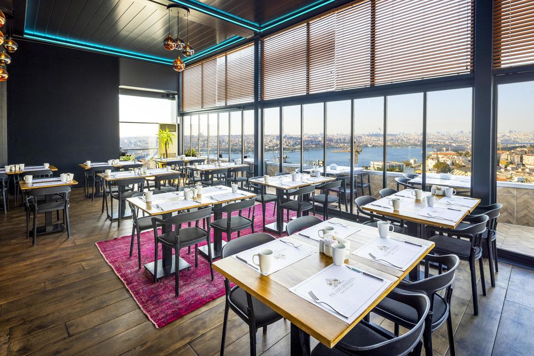 Palazzo Donizetti Hotel Yeme & İçme