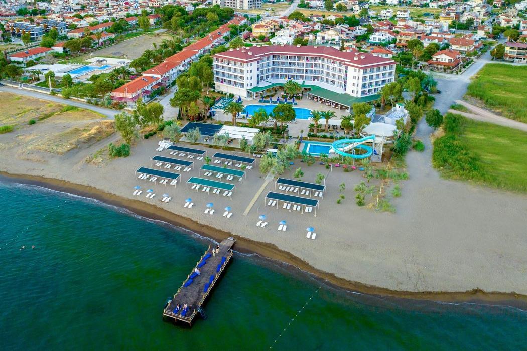 Le Monde Beach Resort Spa