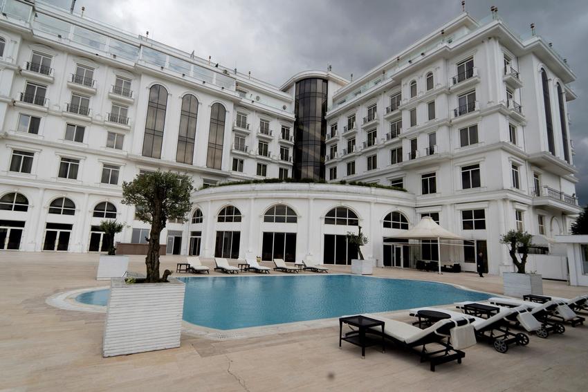 Wellborn Luxury Hotel