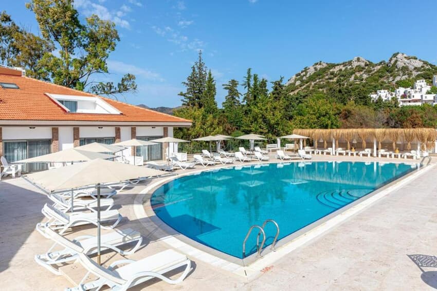 Palm Bay Beach Hotel