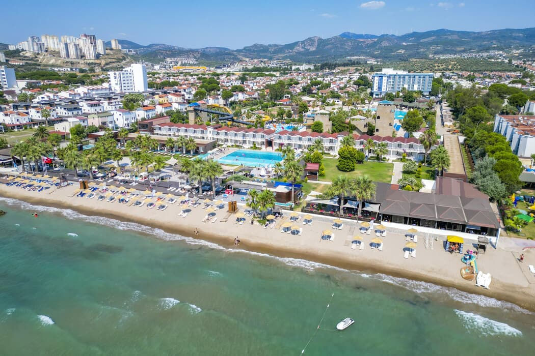 Risus Beach Resort