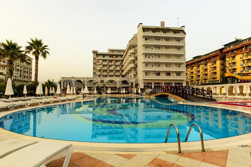 Holiday Garden Hotel