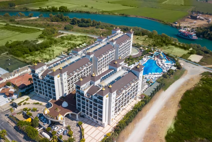 Lrs Port River Hotel Spa