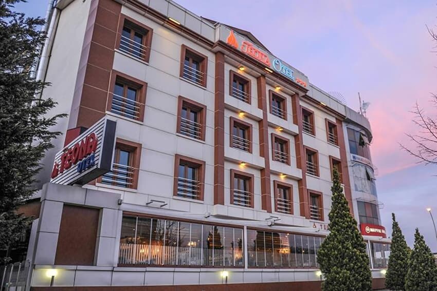 Teona Otel