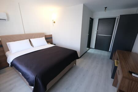 Üstün Hotel Alsancak
