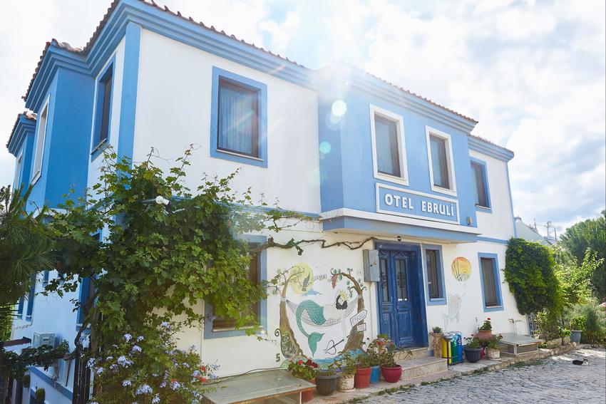 Ebruli Otel