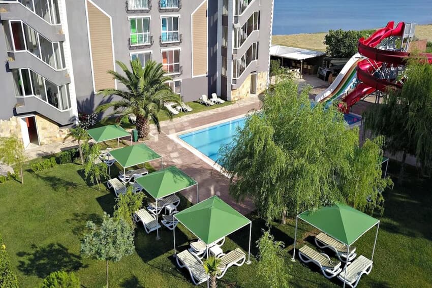Aqua Nina Hotel