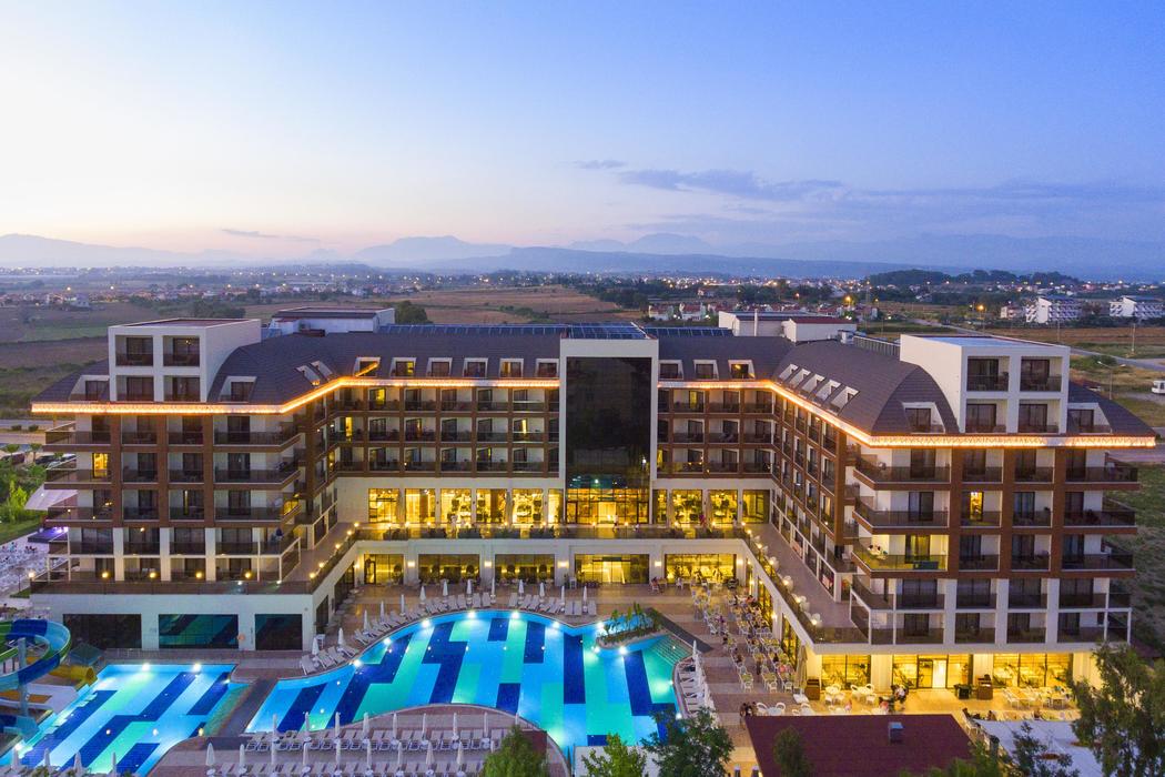 Glamour Resort Spa