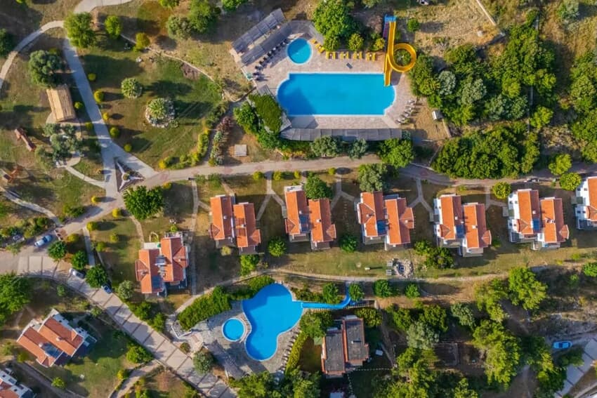 Akay Garden Family Club