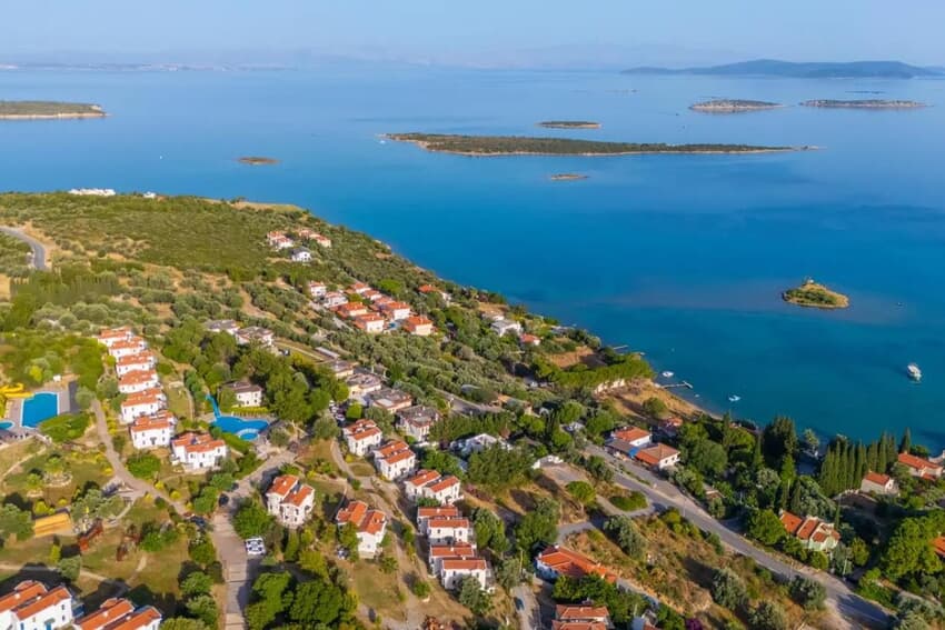 Akay Garden Family Club