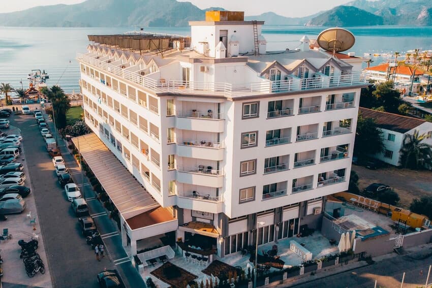 Mert Seaside Hotel