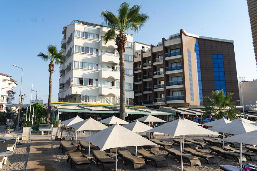 Honeymoon Beach Hotel