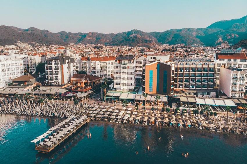 Honeymoon Beach Hotel