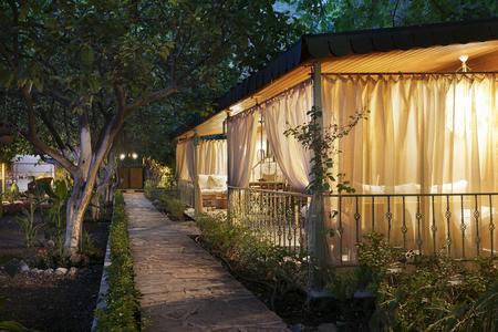 Gayb-i Boutique Home