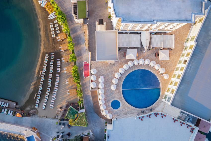 Les Ambassadeurs Hotel