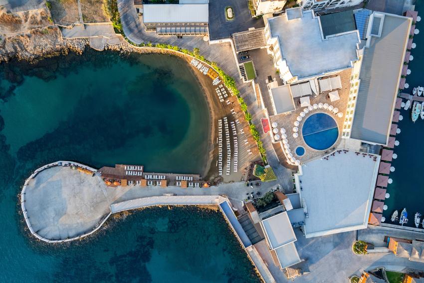 Les Ambassadeurs Hotel