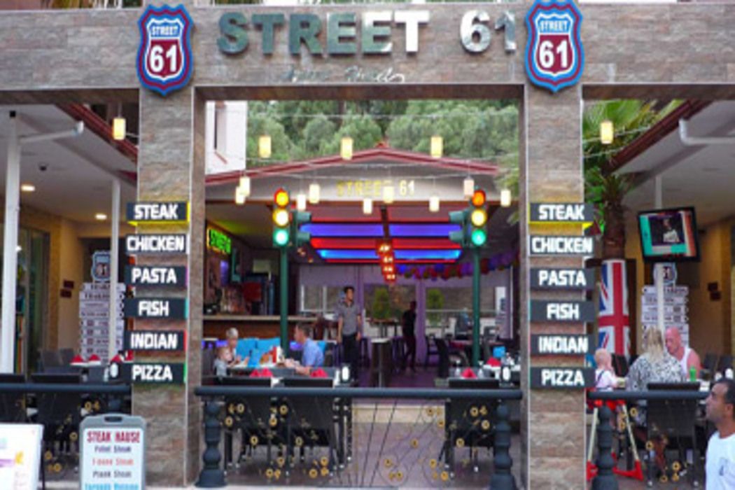 Street 61 Studio Apart