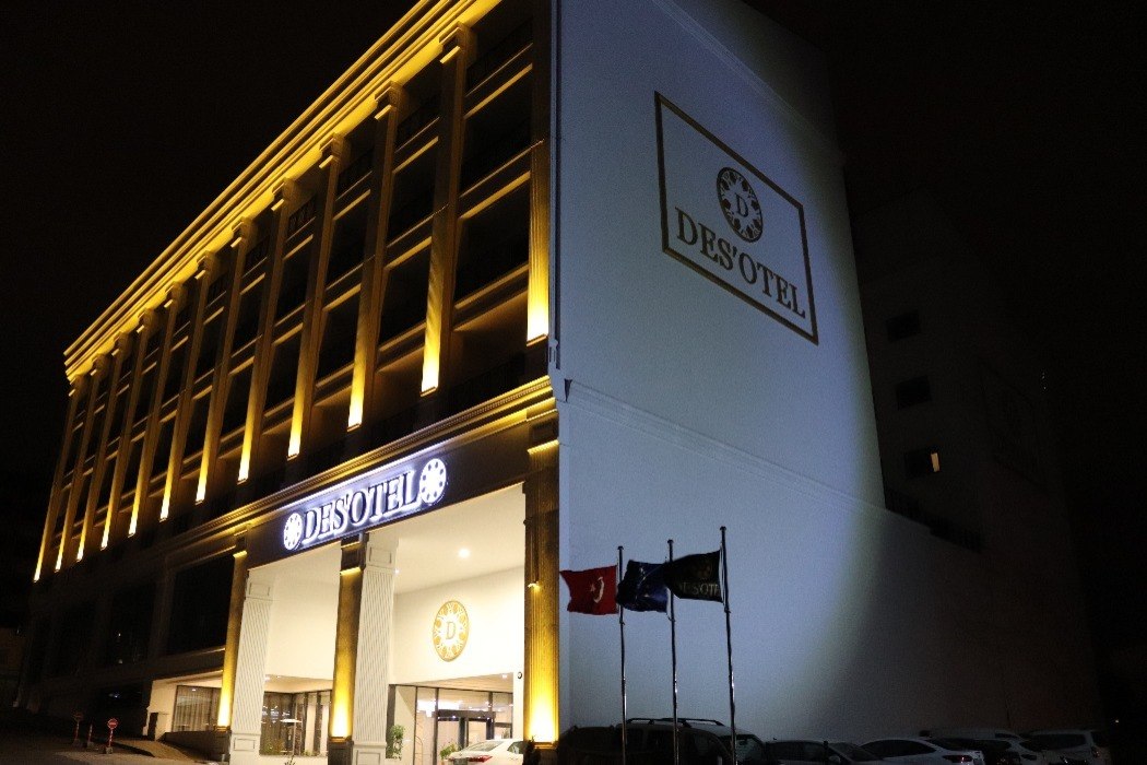 Des Otel