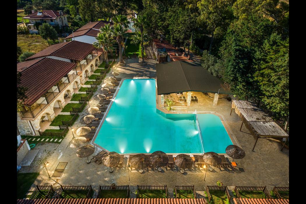 Alados Otel