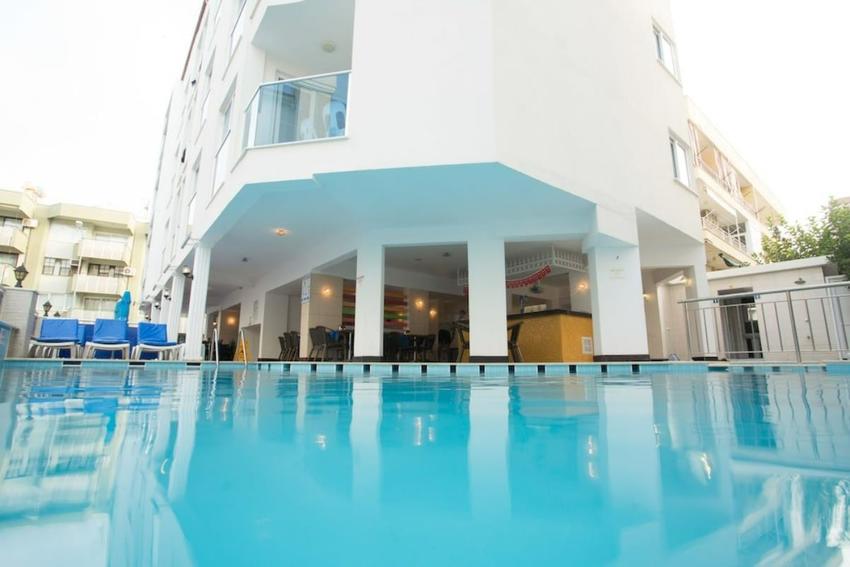 Cleopatra Golden Beach