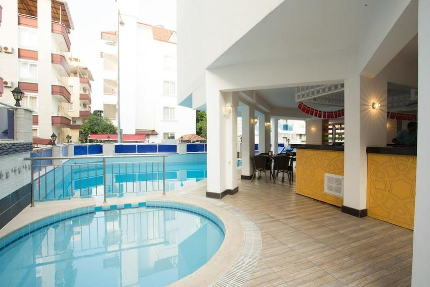 Cleopatra Golden Beach