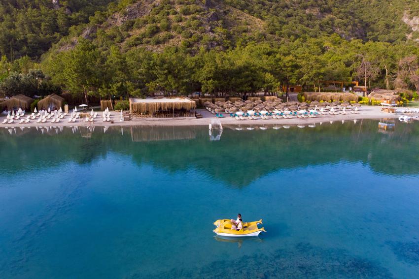 Green Pine Beach Bungalows Luxury Concept