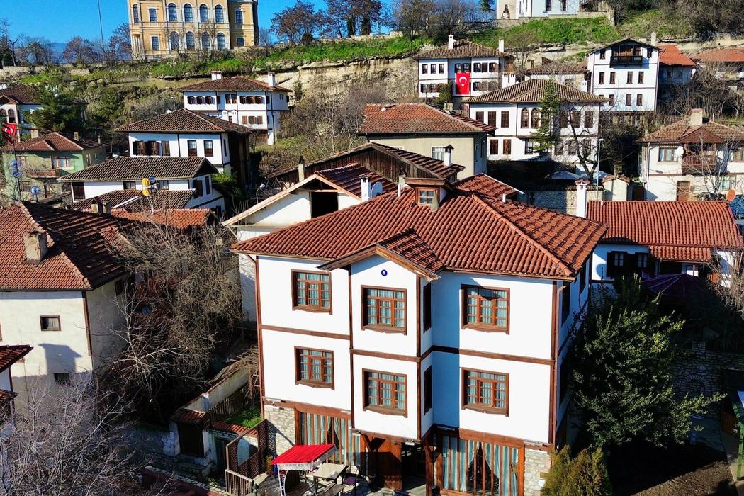 Akçe Konakları