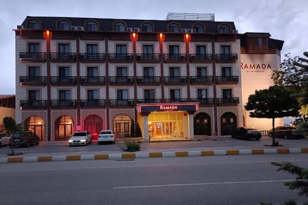 Ramada By Wyndham Van