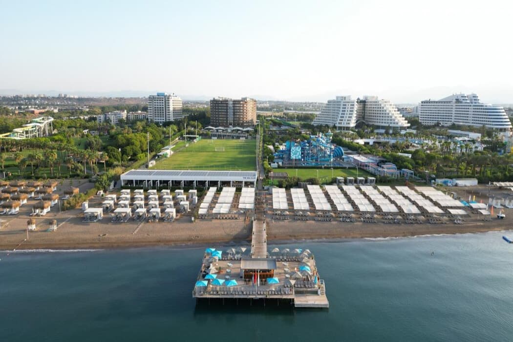 Nirvana Cosmopolitan Hotel